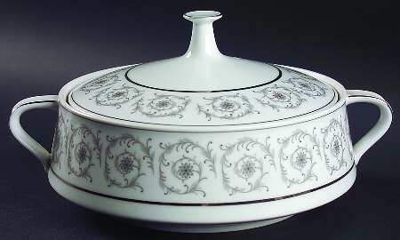 Piccadilly Round Covered Vegetable