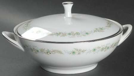 Piedmont Round Covered Vegetable