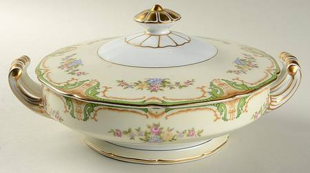 Piedmont Round Covered Vegetable