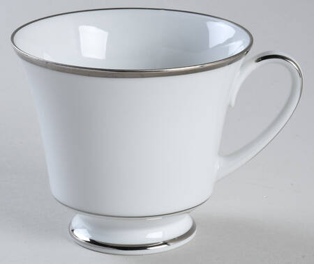 Pinnacle Footed Cup