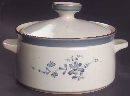 Pleasure 2.25 Qt Round Covered Casserole by Noritake