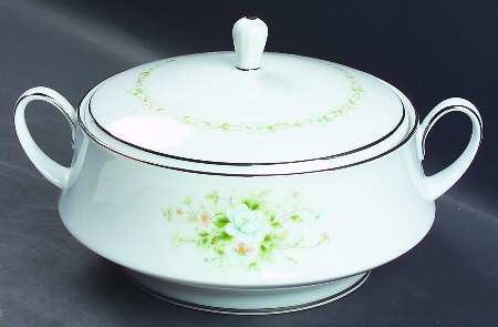 Poetry Round Covered Vegetable