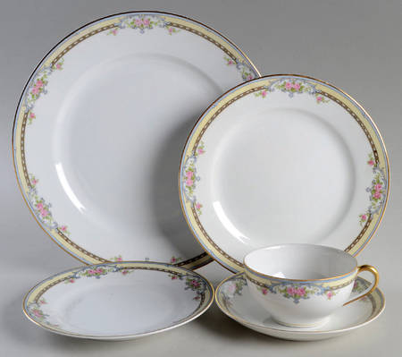 Poinciana 5 Piece Place Setting