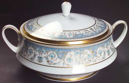 Polonaise Round Covered Vegetable by Noritake