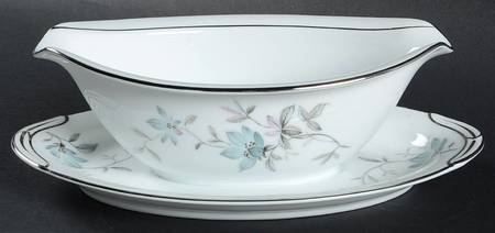 Pomona Gravy Boat with Attached Underplate