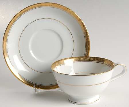 Pompeii Footed Cup & Saucer Set