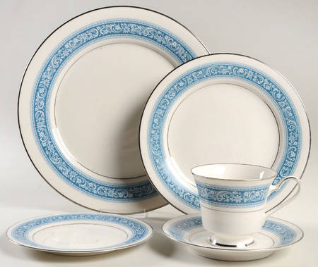 Pontchartrain 5 Piece Place Setting