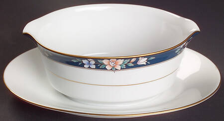 Prescott Gravy Boat with Attached Underplate