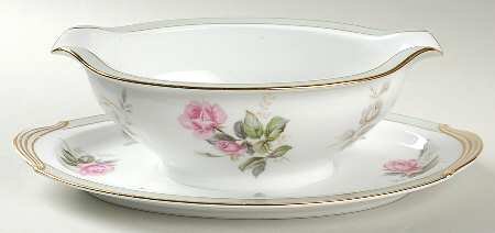 Priscilla Gravy Boat with Attached Underplate