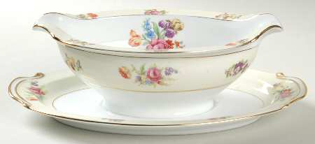 Queen Anne Gravy Boat with Attached Underplate