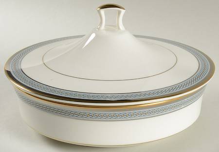 Queens Guard Round Covered Vegetable