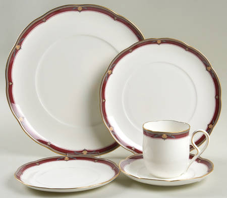 Queen's Splendor 5 Piece Place Setting