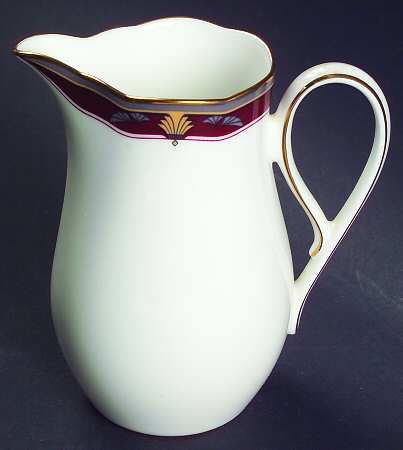 Queen's Splendor Creamer