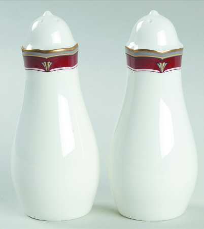 Queen's Splendor Salt & Pepper Set