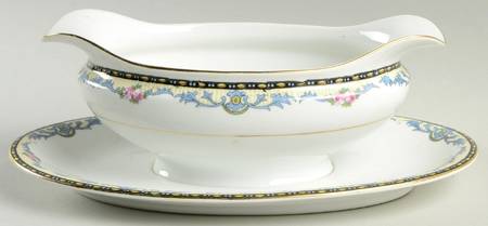 Radcliffe Gravy Boat with Attached Underplate
