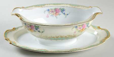 Radnor Gravy Boat with Attached Underplate