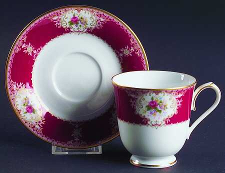 Rambouillet Footed Cup & Saucer Set