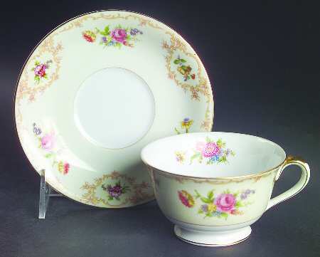 Ramona Footed Cup & Saucer Set
