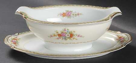 Ransdell Gravy Boat with Attached Underplate