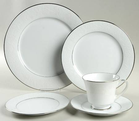 Ranier 40 Piece Estate Set