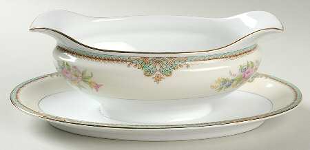 Ranier Gravy Boat with Attached Underplate