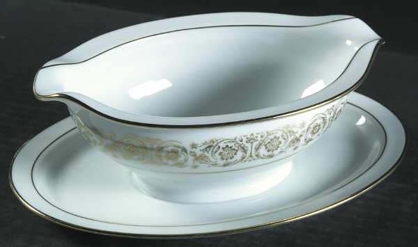 Raphael Gravy Boat with Attached Underplate