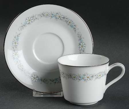Ravinia Footed Cup & Saucer Set
