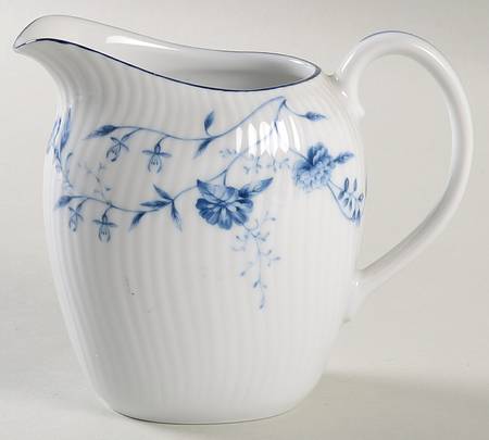 Regis Blue Creamer
