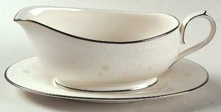 Refinement Gravy Boat & Underplate (Relish/Butter)