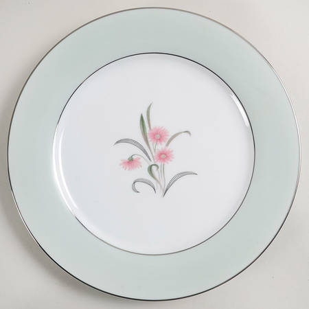 Regina by Noritake