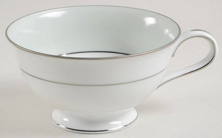 Regina Footed Cup