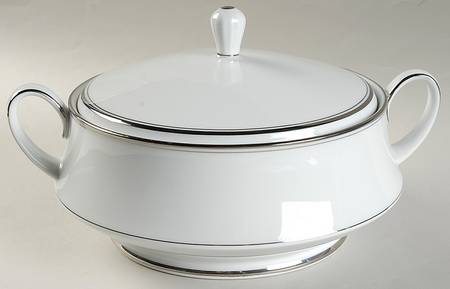 Regency Round Covered Vegetable