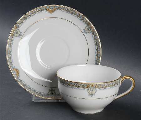 Reims Oversized Cup & Saucer Set