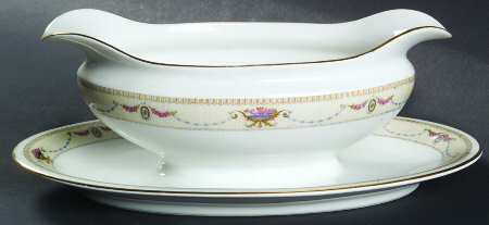 Rembrandt Gravy Boat with Attached Underplate