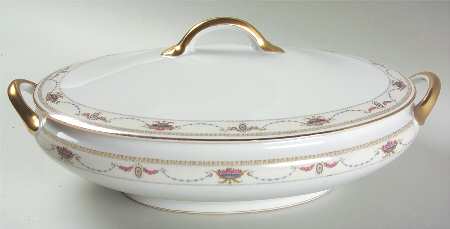 Rembrandt Oval Covered Vegetable
