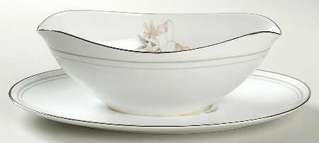 Renee Gravy Boat with Attached Underplate