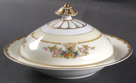 Renovia Round Covered Butter