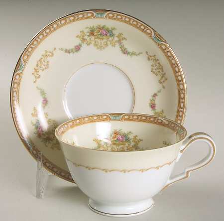 Renton Footed Cup & Saucer Set