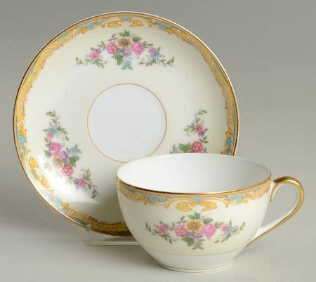 Resilio Flat Cup & Saucer Set