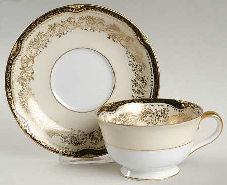 Retel Footed Cup & Saucer Set