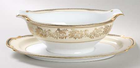 Retel Gravy Boat with Attached Underplate