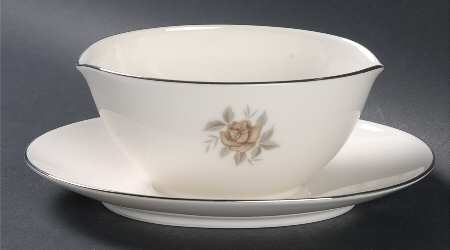 Rhoda Gravy Boat with Attached Underplate