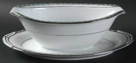 Rialto Gravy Boat with Attached Underplate