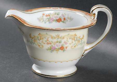Rialto Creamer
