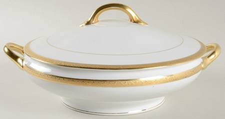 Ritz Carlton Round Covered Vegetable