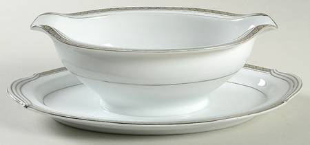 Richland Gravy Boat with Attached Underplate