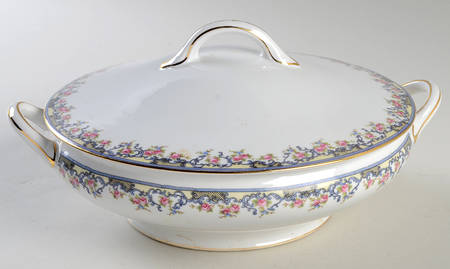 Richelieu Round Covered Vegetable