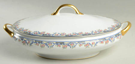Richelieu Oval Covered Vegetable