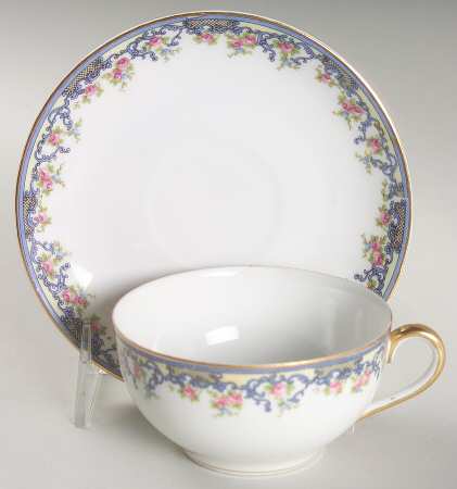 Richelieu Flat Cup & Saucer Set