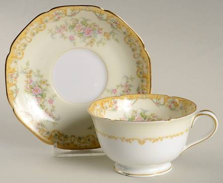 Ridley Footed Cup & Saucer Set